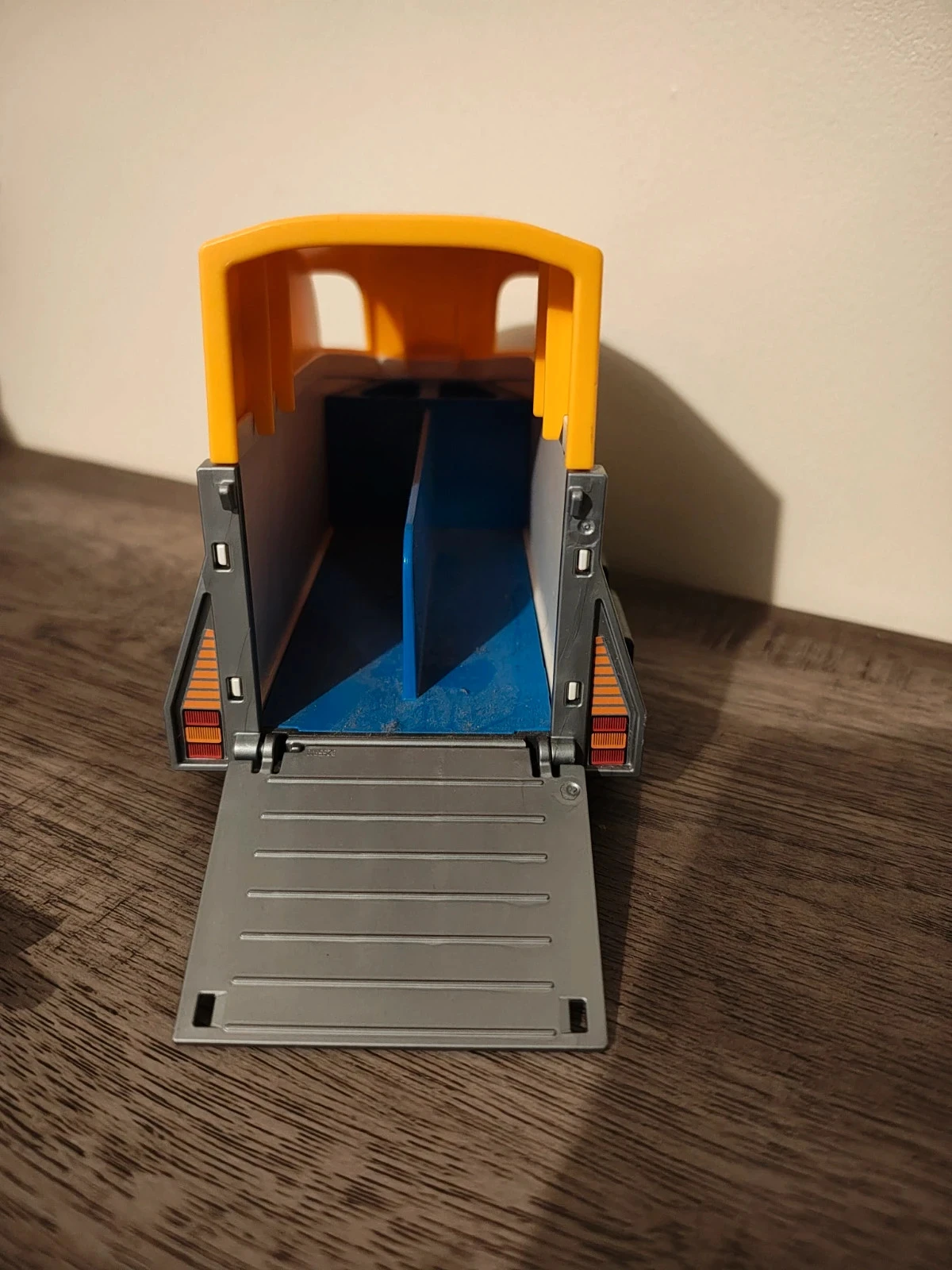 Playmobil Van d équitation 2 emplacement)  + 2 chevaux offerts – photo 2